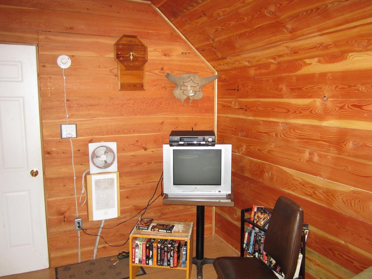 Log Inn & Pub Avola Pokoj fotografie